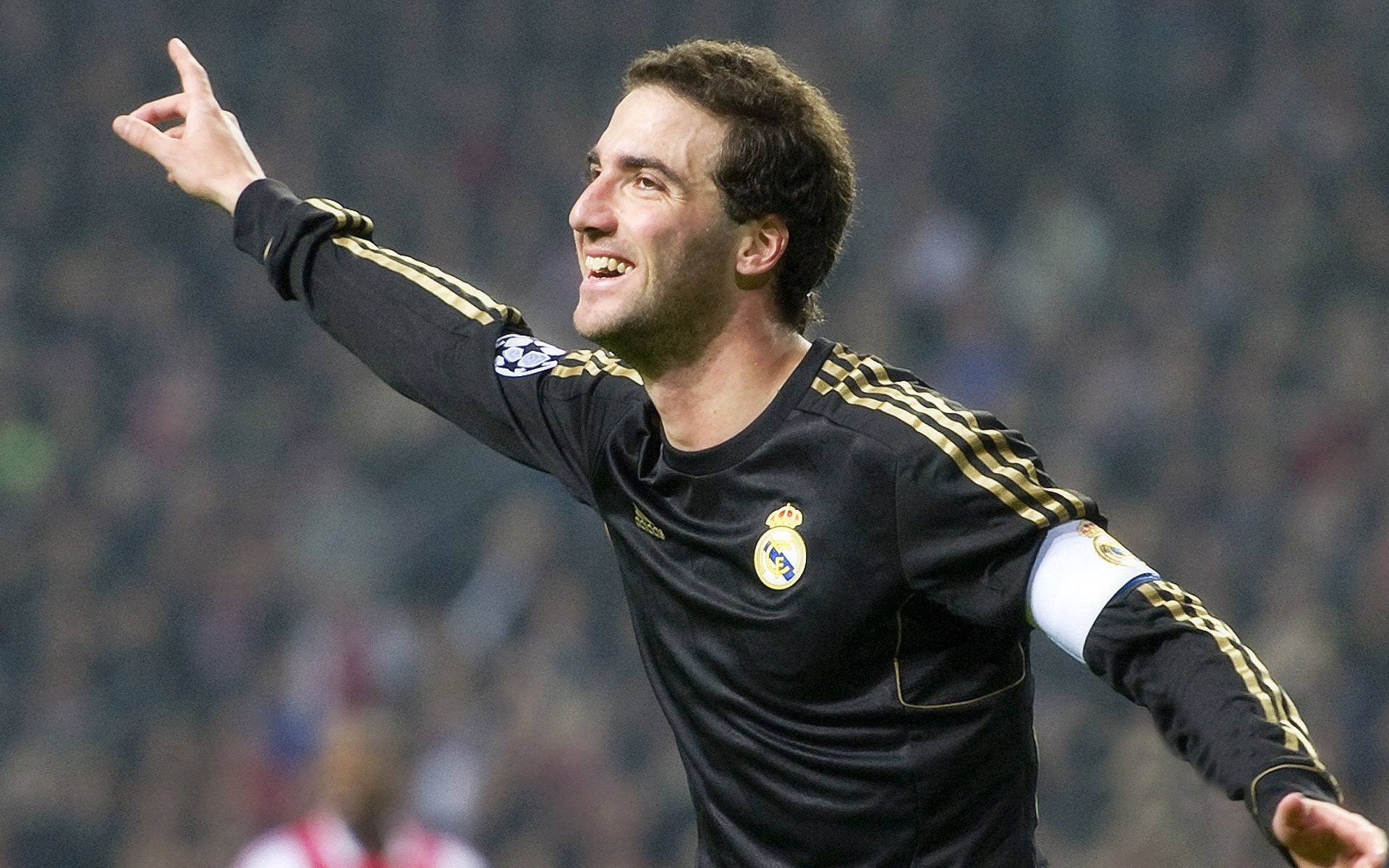 爱游戏 -姆巴佩意外战胜美国队，比赛规则变更引爆全场！比赛高潮迭起