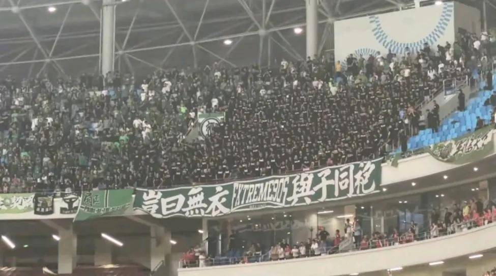 包含举重常规赛上演强强对话，祁连猎隼队翻盘瓯越银狐队，战术调整见效；重拾自信的夜晚的词条