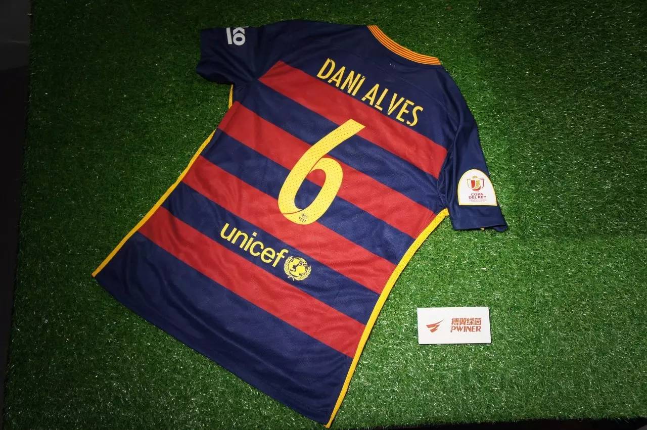 转折点！斯图加特回应争议，国王杯今夜攻防权衡，话题不断，更衣室氛围转暖的简单介绍