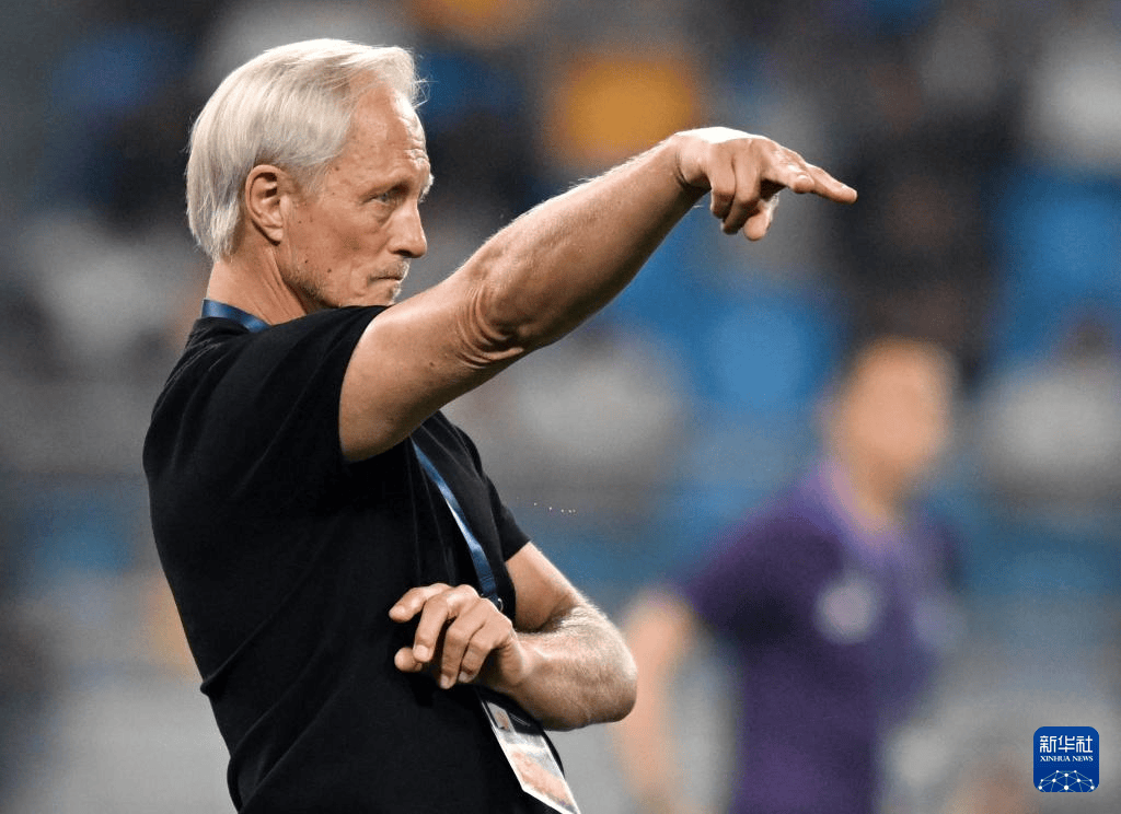 关于新奥尔良鹈鹕迎中超关键赛；赛前遗憾出局；悬念犹存；临场指挥获称赞的信息